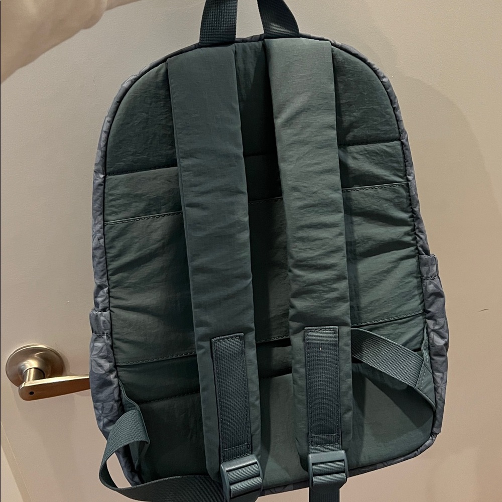 Aloha Collection Keep It Light Backpack in Pua Check - Picture 14 of 15